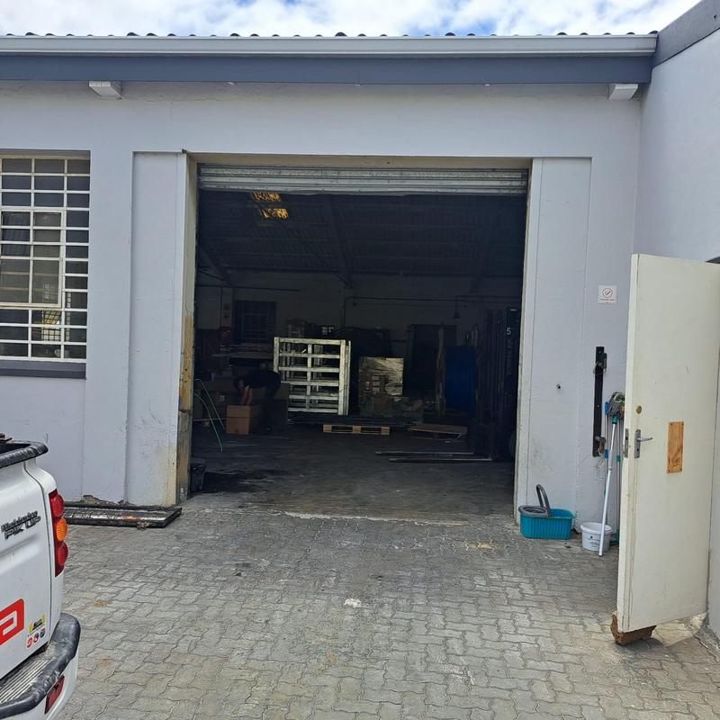 To Let commercial Property for Rent in Neave Industrial Eastern Cape